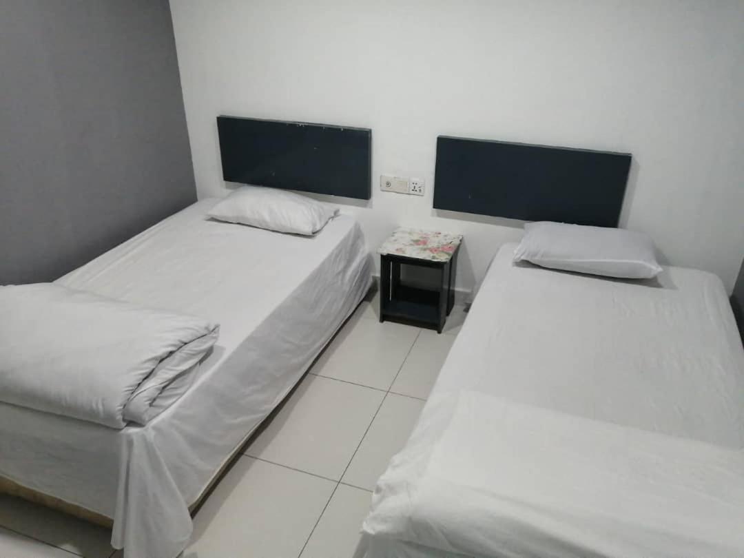 Hotel Rim Global Pj21 Kampong Baharu Sungai Way Esterno foto
