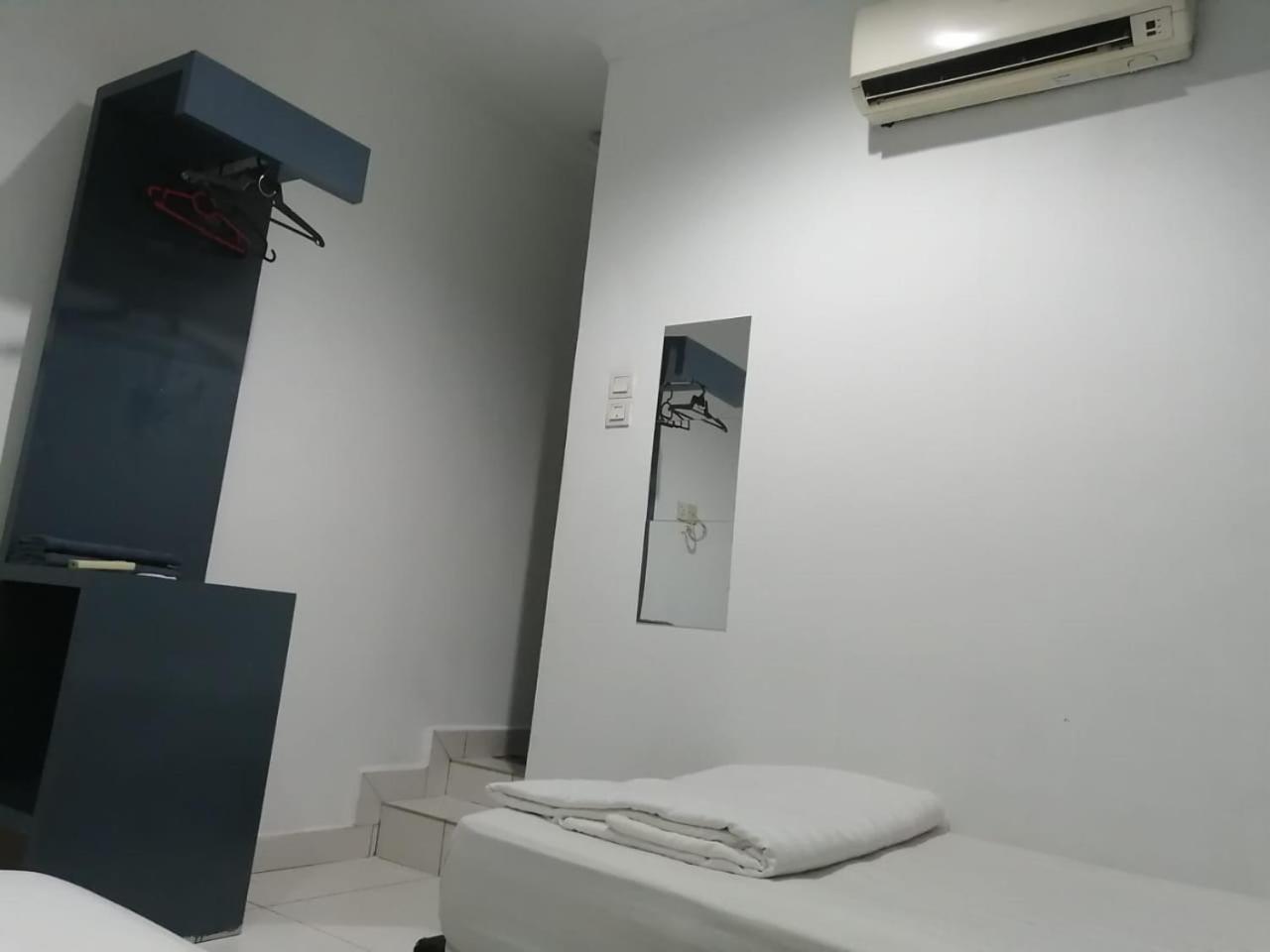 Hotel Rim Global Pj21 Kampong Baharu Sungai Way Esterno foto